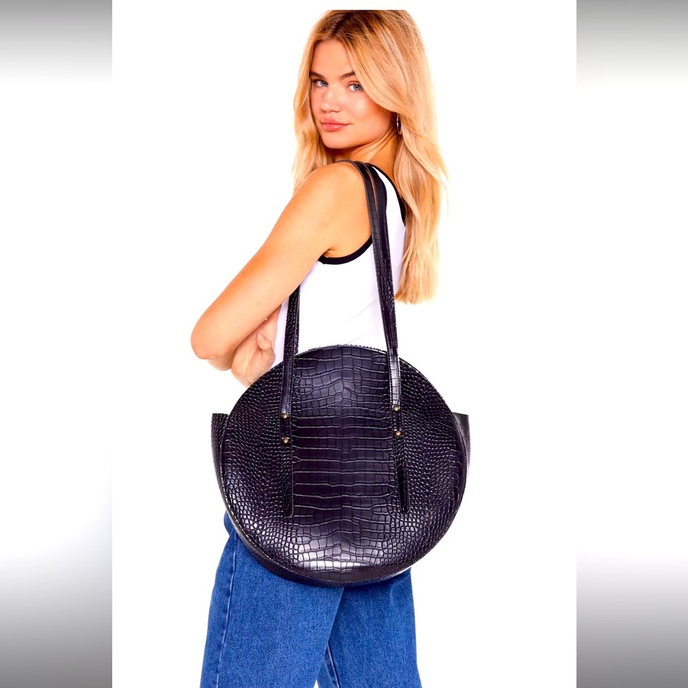 Goin Round in circles croc tote bag